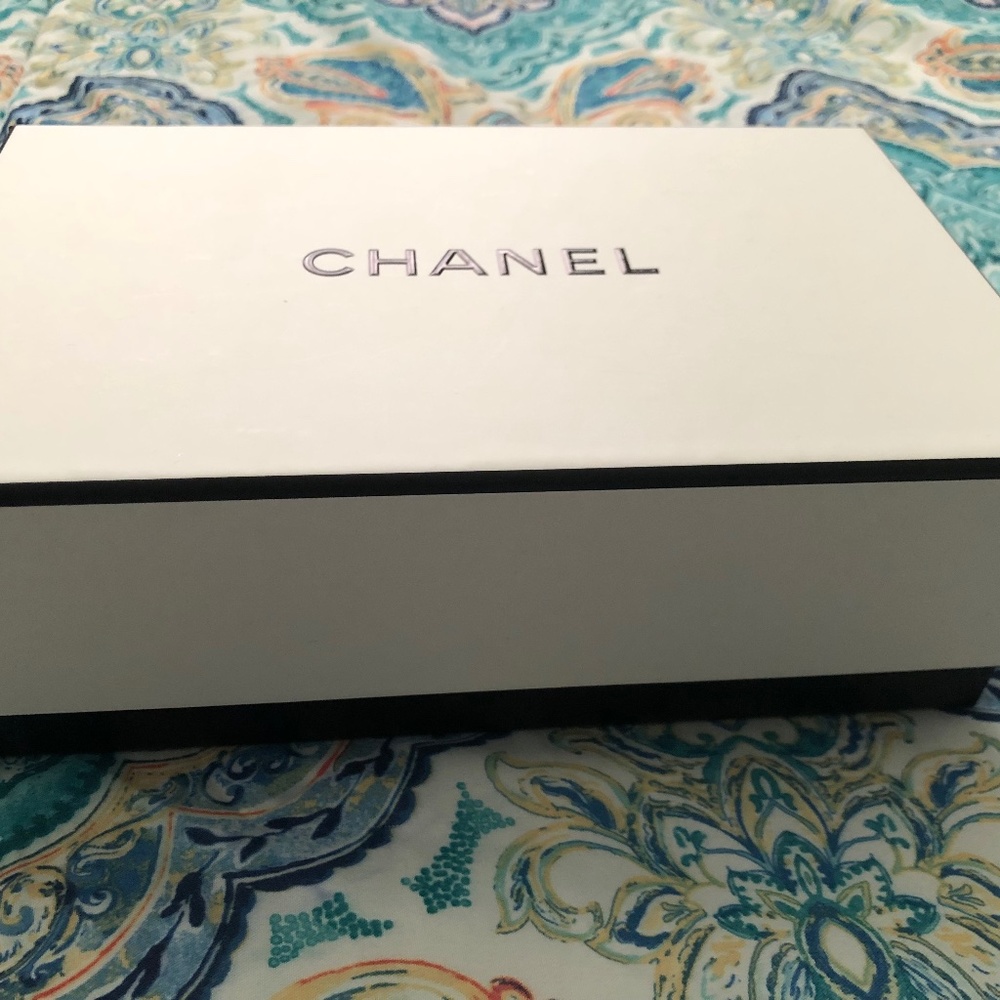 Chanel box